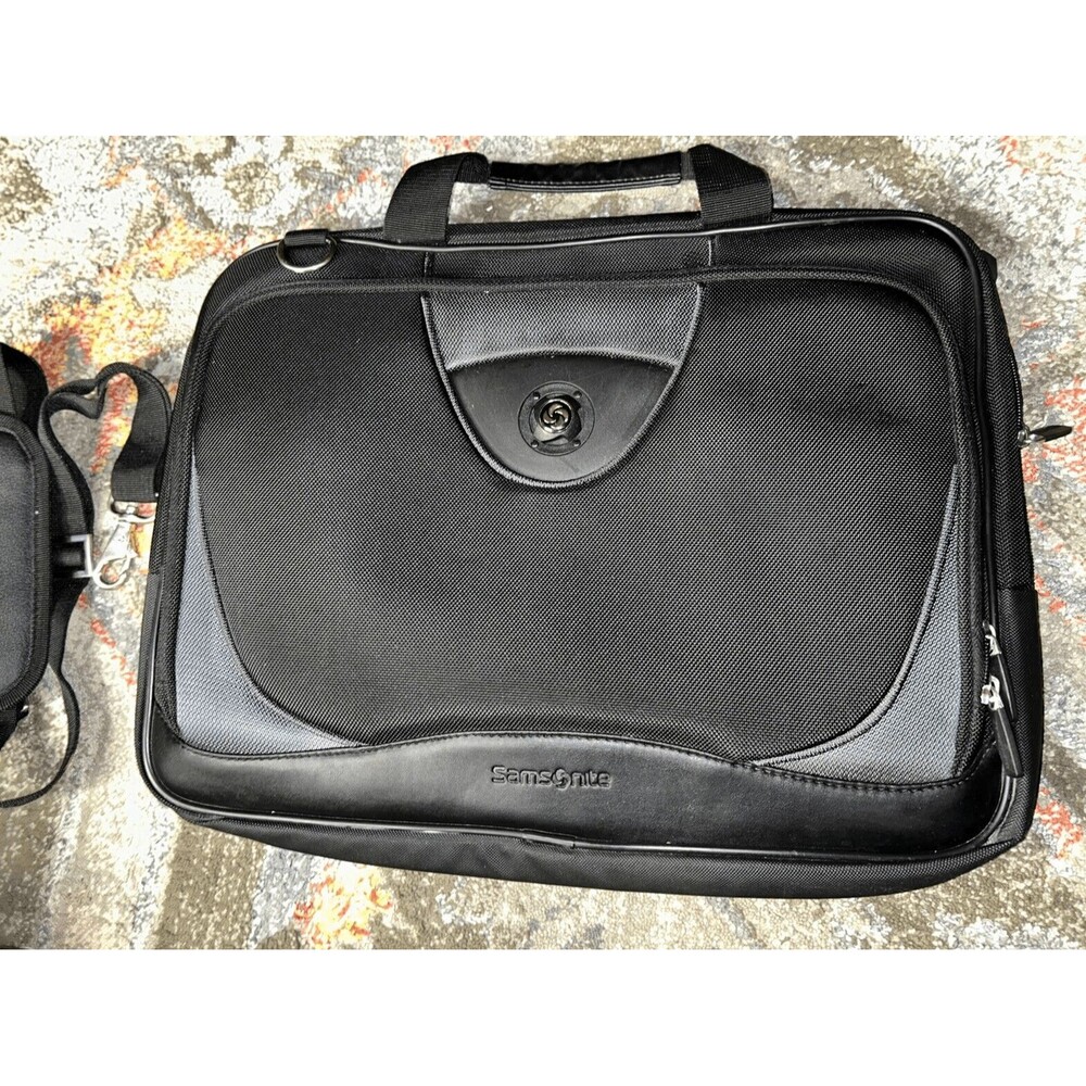 Samsonite Computer Laptop Softside Briefcase 16x13” Black Canvas 2 Large Pockets